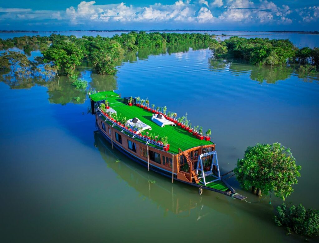 Himadri House Boat